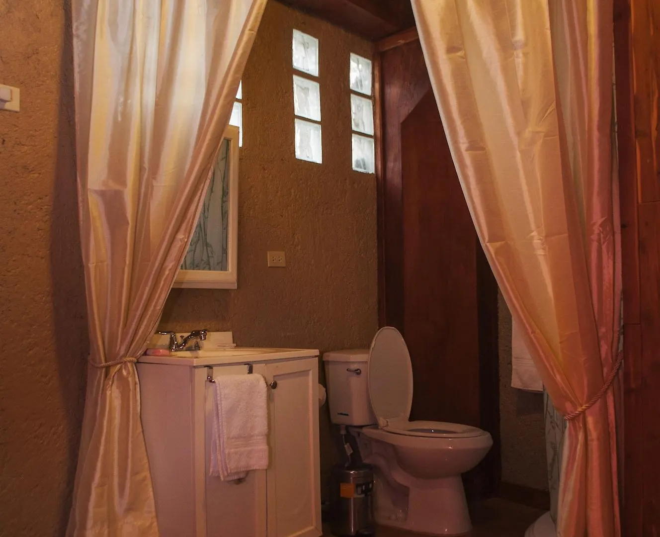 Pétionville B&B Comfy Inn 2*,  האיטי