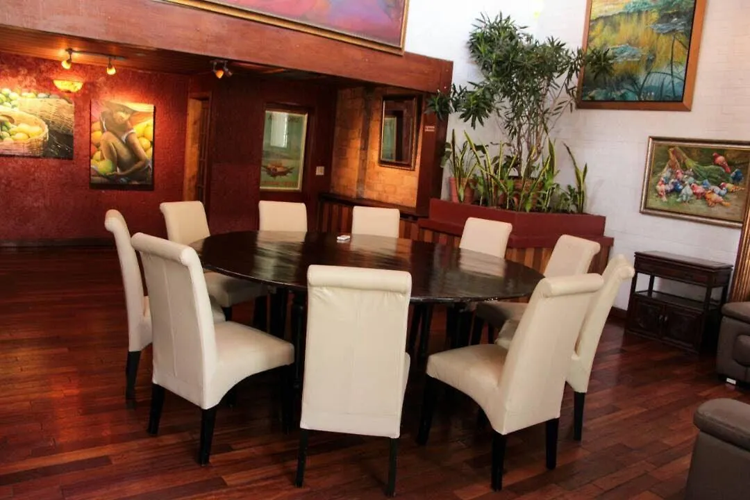 מלון Pétionville B&B Comfy Inn